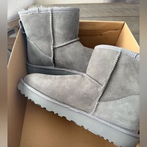 New In Box UGG Classic Mini II Gray Suede Boots. US Size 9.